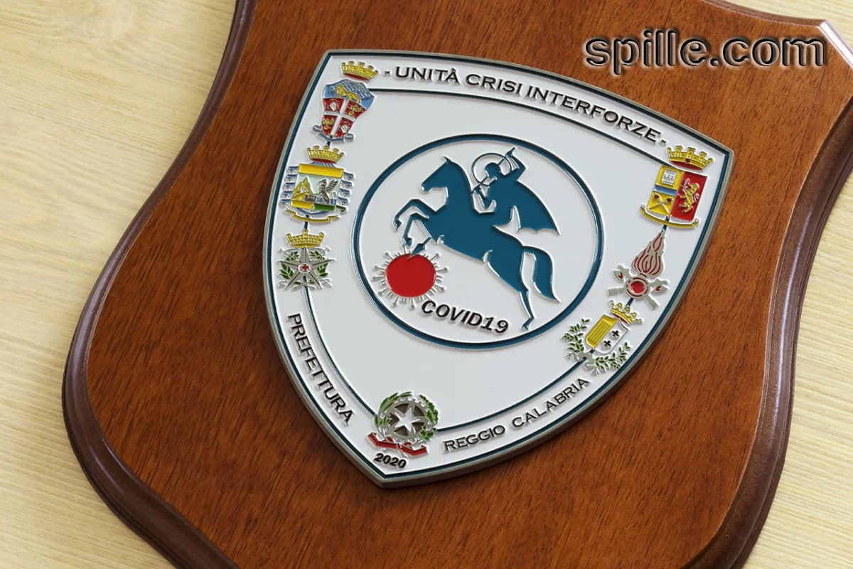 Utilizzo di tecnologie innovative nella realizzazione dei crest personalizzati, smalti e placcature di altissima qualità